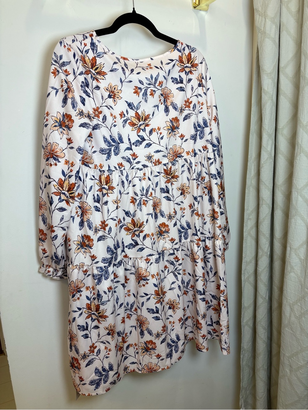 NWT Emery Rose Floral Dress